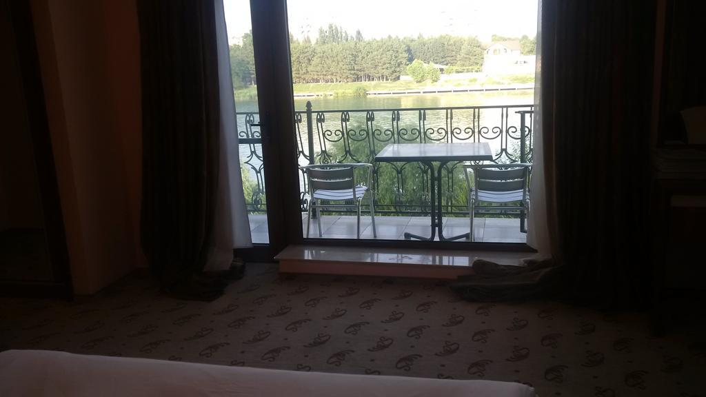 River Side Hotel Mingəçevir Kamer foto