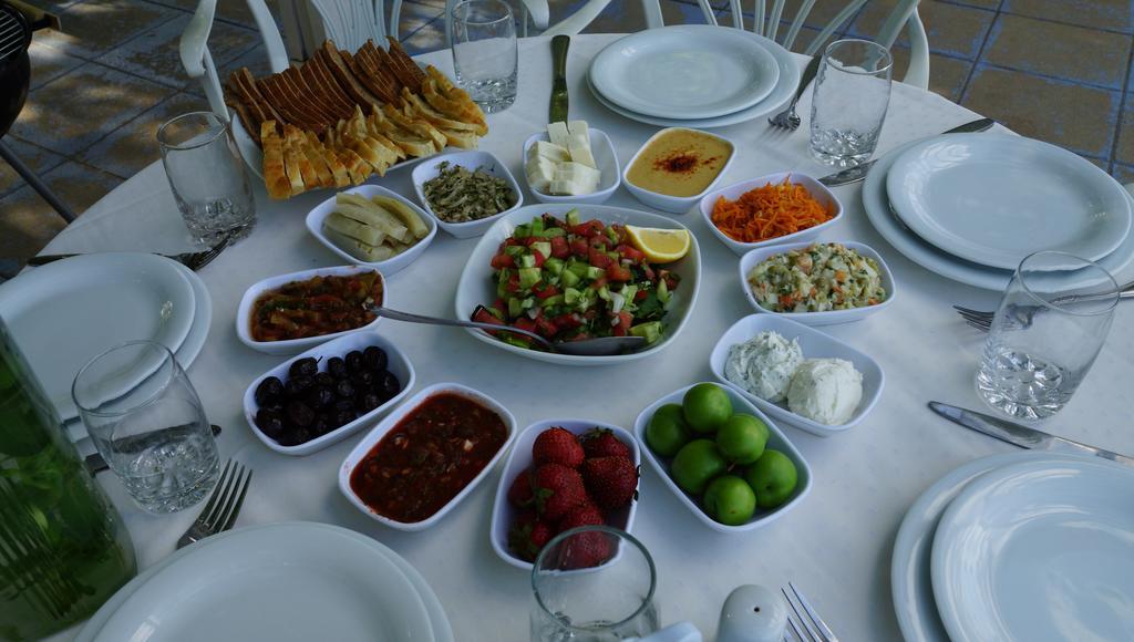 River Side Hotel Mingəçevir Buitenkant foto