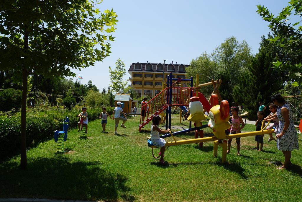 River Side Hotel Mingəçevir Buitenkant foto