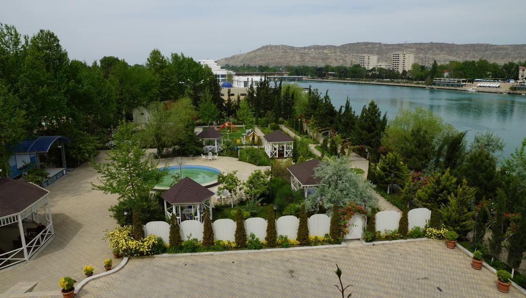 River Side Hotel Mingəçevir Buitenkant foto