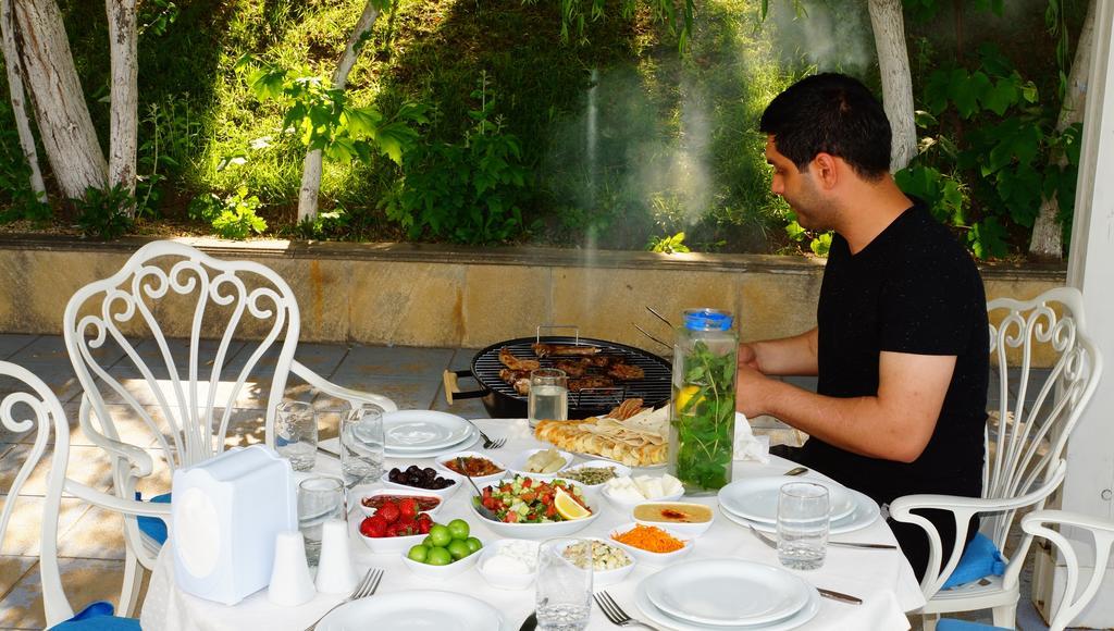 River Side Hotel Mingəçevir Buitenkant foto