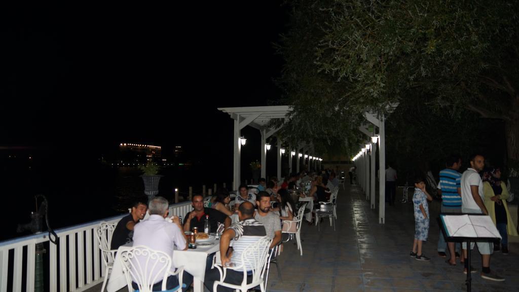 River Side Hotel Mingəçevir Buitenkant foto