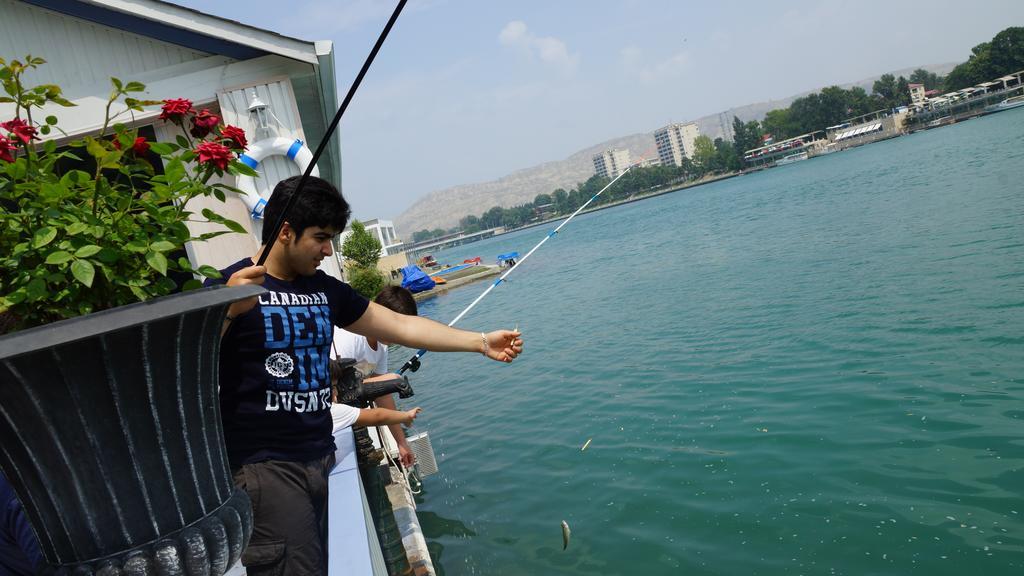 River Side Hotel Mingəçevir Buitenkant foto