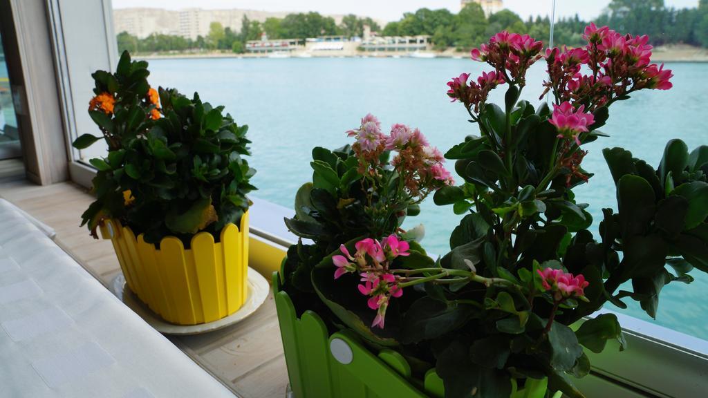 River Side Hotel Mingəçevir Buitenkant foto