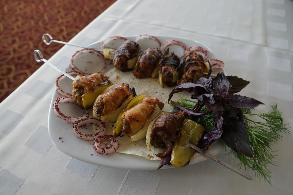 River Side Hotel Mingəçevir Buitenkant foto